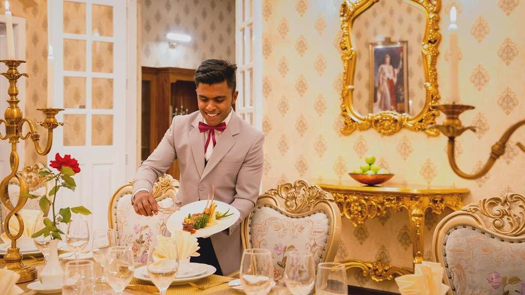 The Westbury Palace Nuwara Eliya Amenities foto